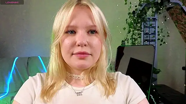 Mila Lioness online show from October 4, 10:32 am