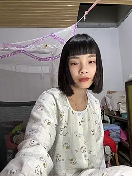 andymi1 online show from May 12, 1:07 pm