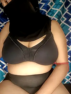 Charu1999 online show from February 21, 5:02 pm