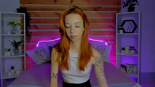 Lori Williams online show from November 12, 1:03 am