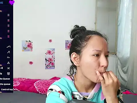 Natzu Choi online show from April 1, 10:29 pm