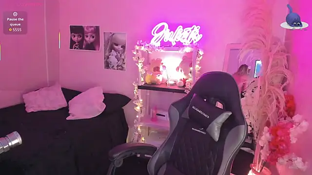 JuliethMoss online show from January 18, 12:40 am