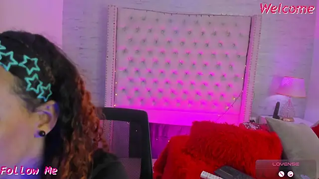 Pamelamiler   online show from May 24, 4:50 pm
