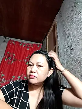 Everleigh mom online show from October 9, 7:40 pm