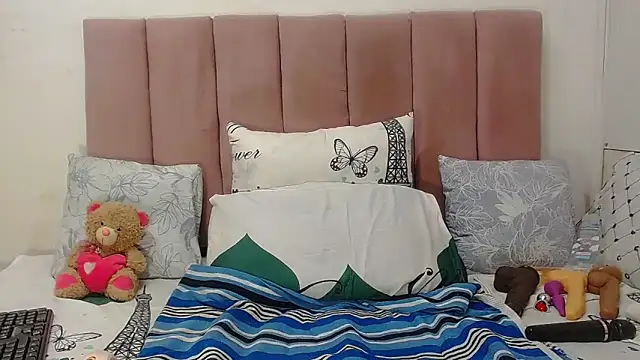 RoundaAssx22 online show from February 3, 3:26 am