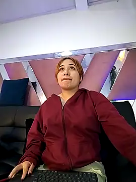 sara-lopez1 online show from November 6, 11:43 pm