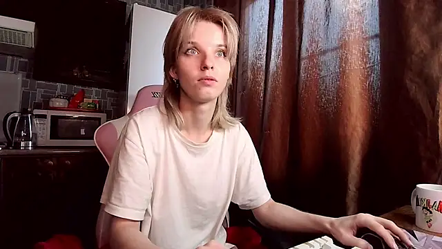 Madelaineses online show from May 25, 2:32 am