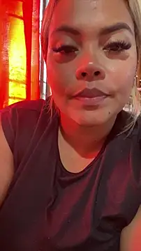 EmilyDuran  online show from May 22, 12:14 pm