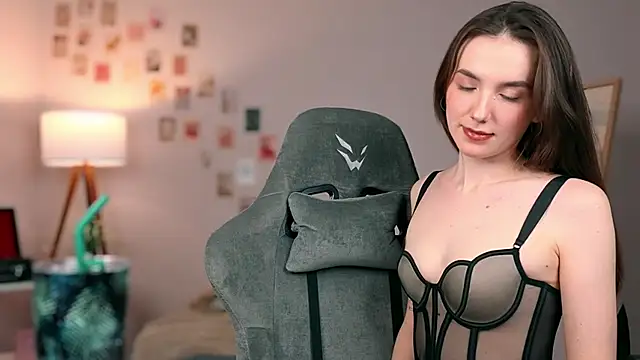 TinysRoses online show from September 29, 10:04 pm