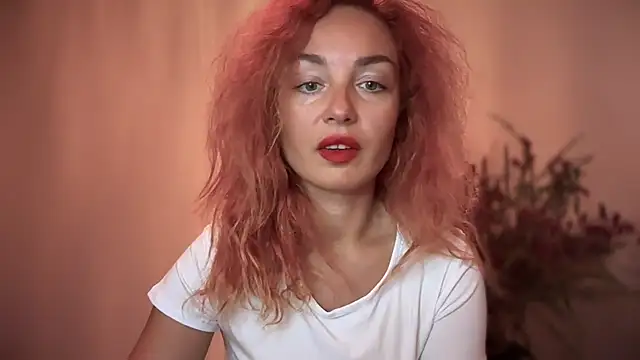 Reddgiirl online show from October 15, 4:42 pm