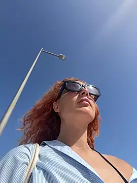 Reddgiirl online show from May 24, 8:46 am