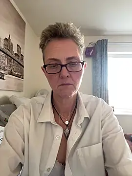 Curvy-Jinx online show from January 14, 11:59 am