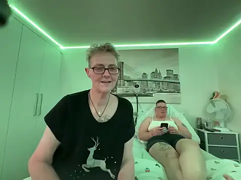 Curvy-Jinx online show from May 15, 7:38 pm
