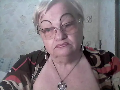 NatalieNorth online show from May 11, 10:40 pm