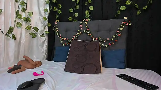 Delilah 85 online show from May 17, 7:46 pm