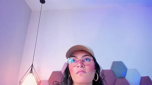 LunaAspen  online show from February 20, 6:20 pm