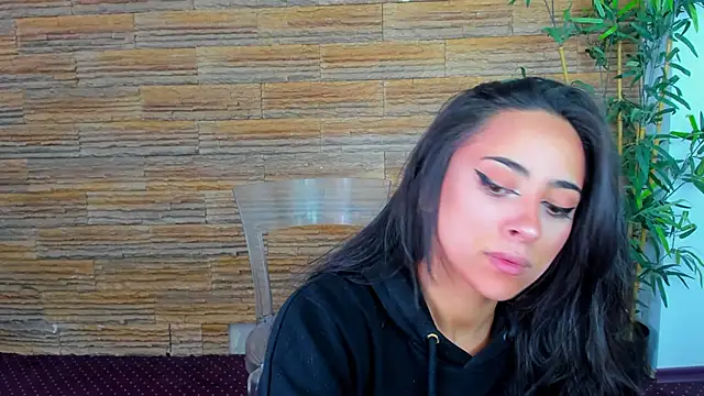 Cupcake Izzy online show from October 27, 5:14 am