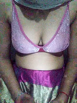Snapshot of LAKSHMI_B chatting on September 18, 12:42 am LAKSHMI B online show from September 18, 12:42 am