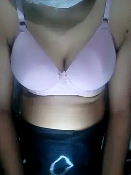 Snapshot of LAKSHMI_B chatting on September 21, 1:15 am LAKSHMI B online show from September 21, 1:15 am