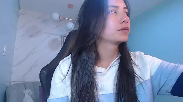 victoria hernandez t  online show from May 11, 1:13 pm