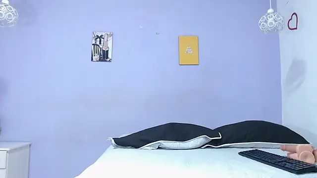 penelope gucci1 online show from October 30, 12:28 pm