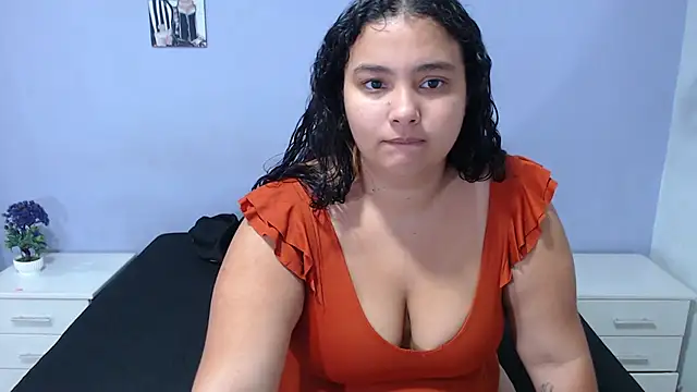 penelope gucci1 online show from November 6, 12:11 pm