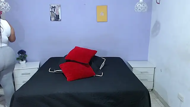 penelope gucci1 online show from November 13, 12:04 pm