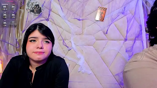 EmilyANDrew  online show from October 21, 4:27 am