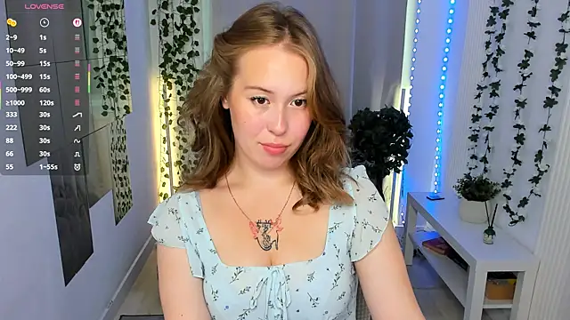 LanaRoselle online show from August 8, 9:45 pm
