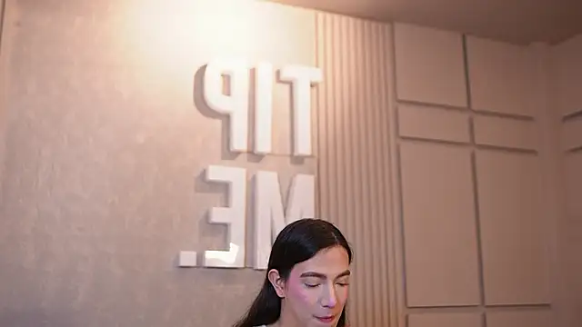 Ariaa Isabell online show from May 6, 6:56 pm
