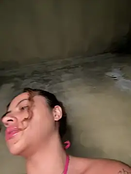 Chloe Leaozinho online show from May 17, 2:27 pm