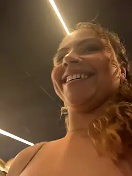Chloe Leaozinho online show from May 26, 11:04 pm