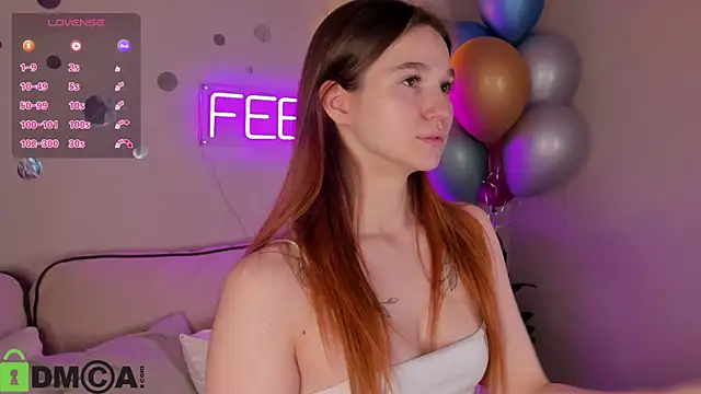 Eva Hollowey online show from November 4, 10:31 am