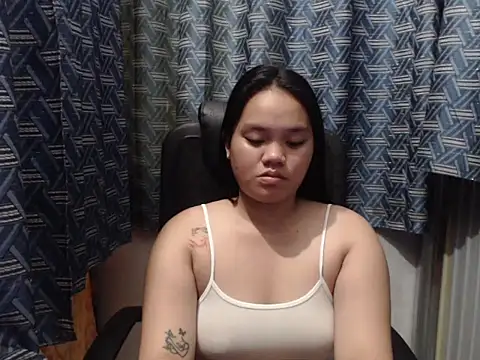 prettykrysgirl online show from August 2, 8:17 am