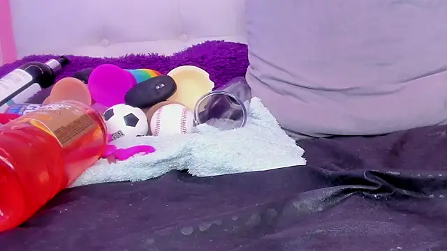 Willow Wright online show from March 30, 2:49 pm