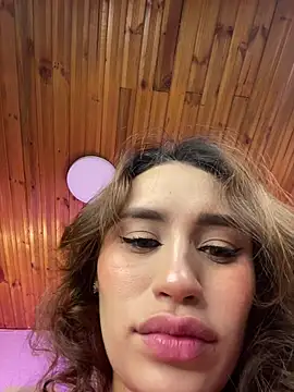 juliana-mancini online show from February 14, 11:56 am