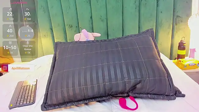 Aprilwatson online show from October 24, 6:59 pm