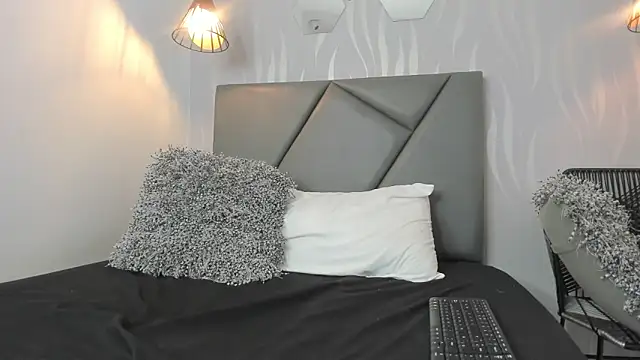 karla-cooper online show from October 8, 8:35 pm