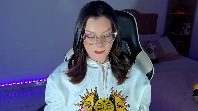 OphelianaRose33 online show from April 7, 1:57 pm