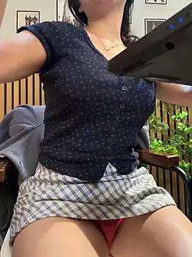 Linh 2004 online show from May 14, 6:08 am