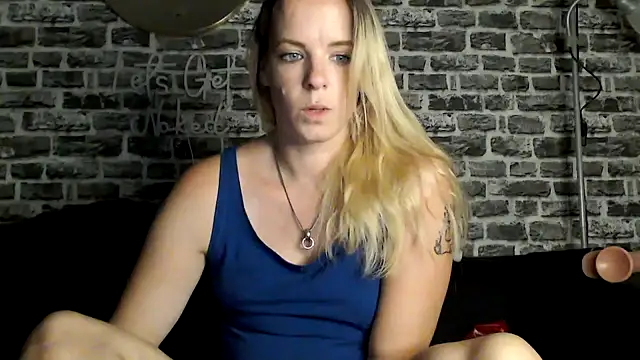 SexyMilf 37 online show from July 3, 8:37 pm