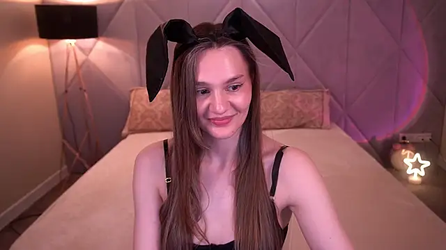 DiamondGoldie online show from May 13, 7:19 pm