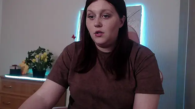 Alisawoods  online show from May 6, 1:15 pm