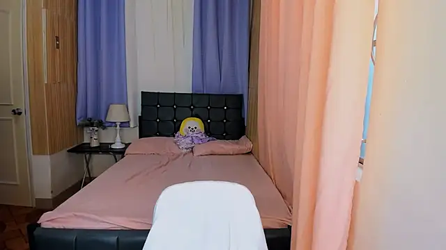 ameliamaureen online show from April 5, 2:32 am