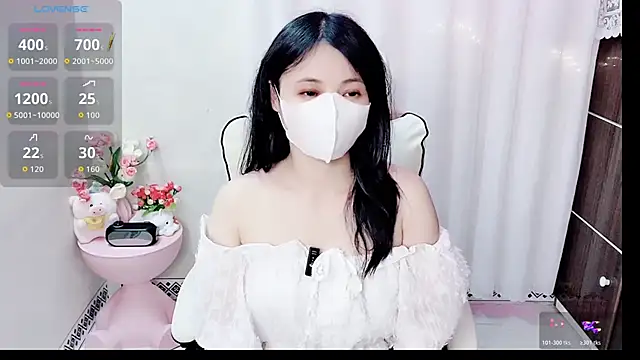 phuongnhi  online show from April 3, 1:42 pm