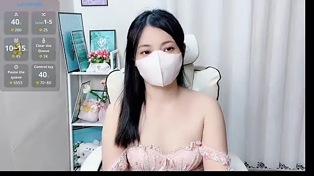 phuongnhi  online show from May 16, 10:36 am