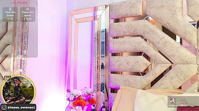 Tessa Owenss online show from December 5, 5:58 pm