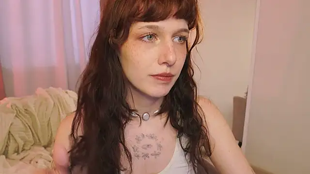 LeelooYolo online show from May 14, 3:40 pm