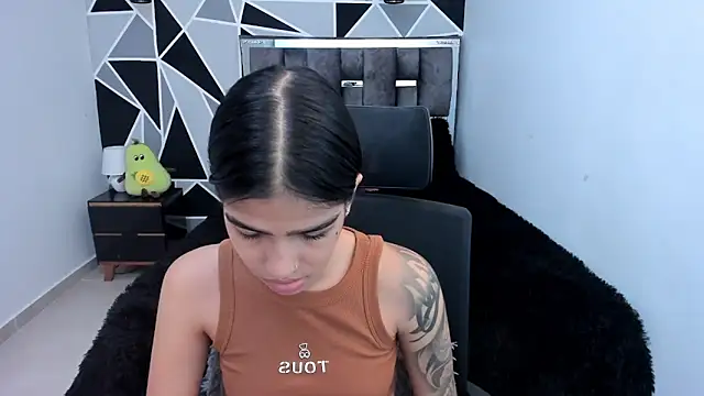 valeria-duarte online show from April 2, 2:25 pm