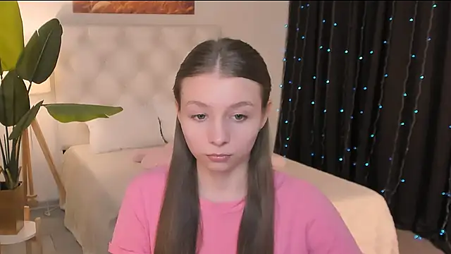 JulieDaniel online show from March 24, 8:52 am